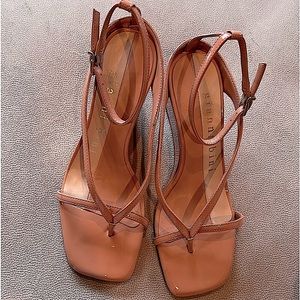 Gianni Bini wedges, Caramel Color, Soft Insole, Strapped, buckle closure.size 6